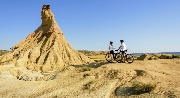 Radfahrer in den Bardenas Reales
